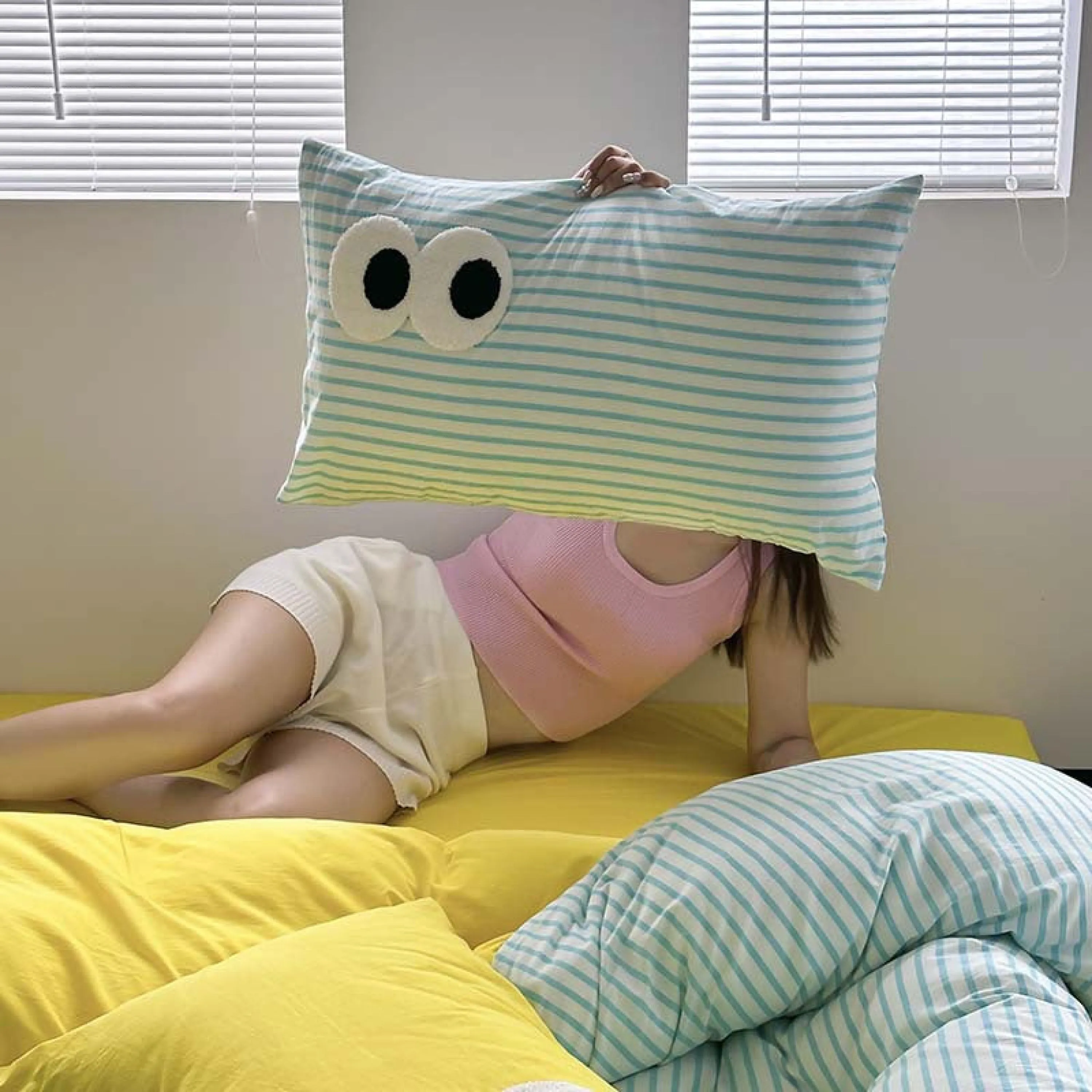 Assorted Googly Eyes Patterned Pillowcases