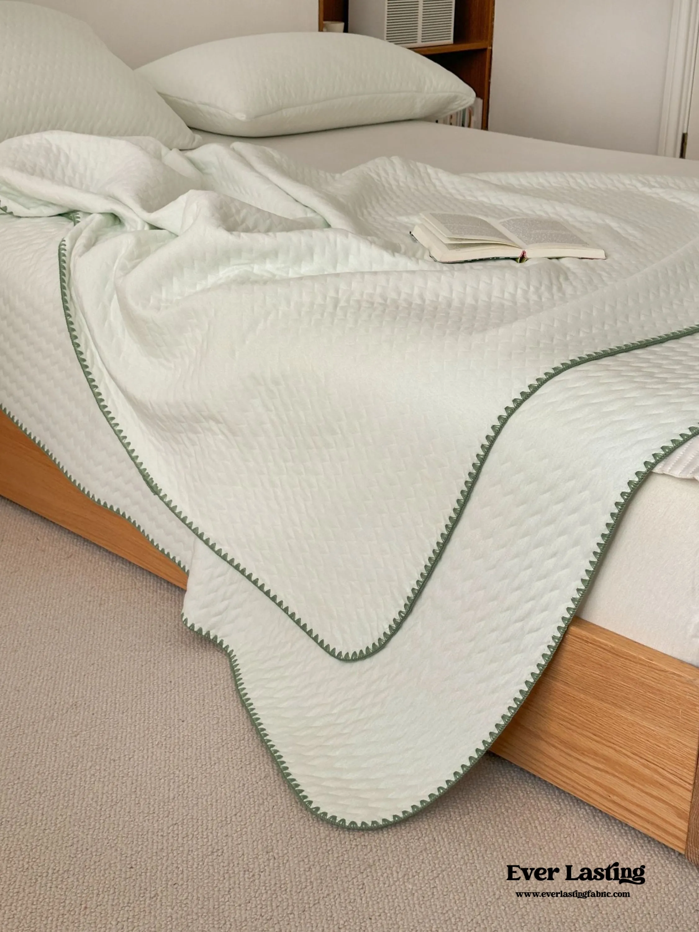 Breathable Pastel Knitted Blanket