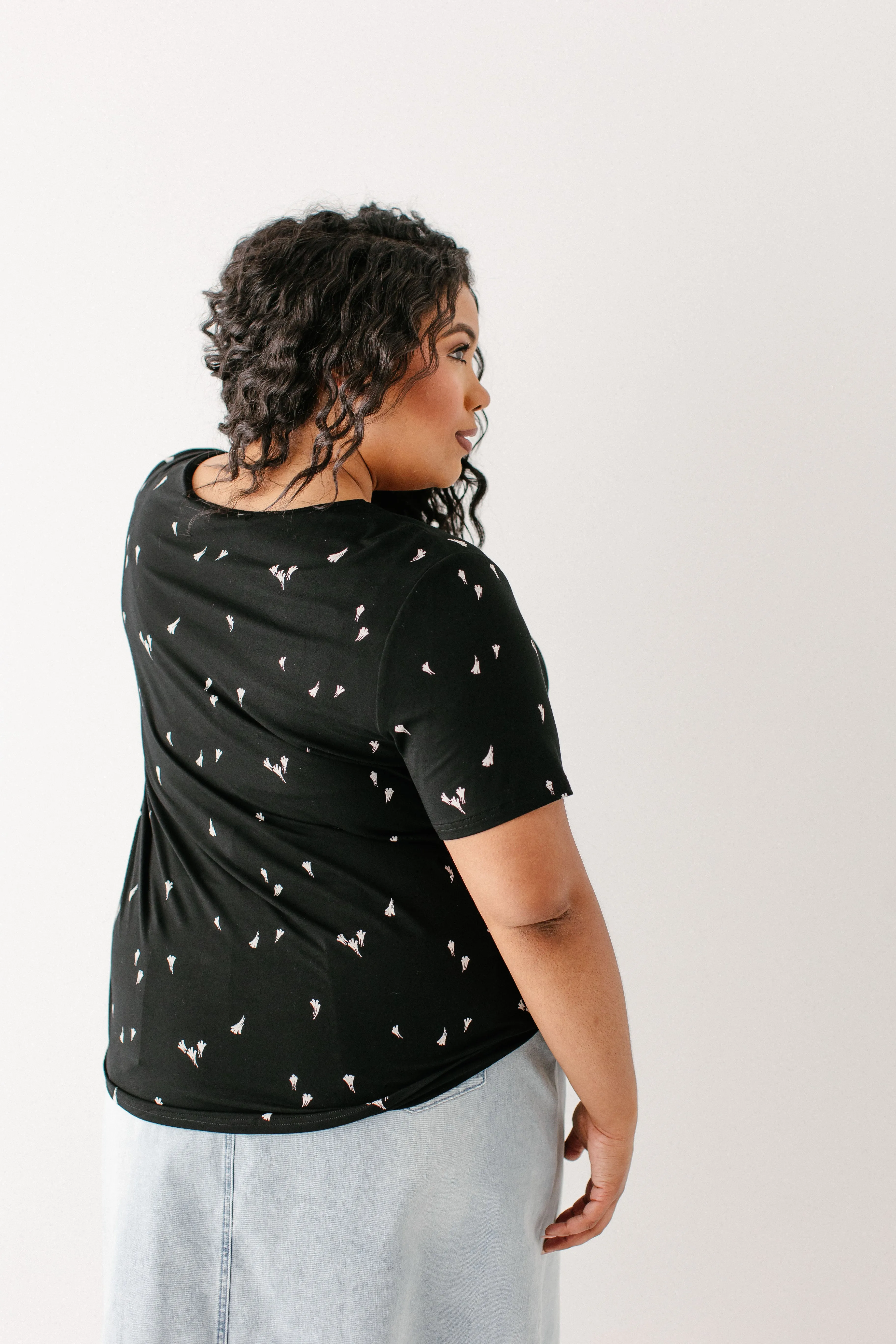 'Lynne' Bamboo Blend Tee in Black Abstract Print FINAL SALE