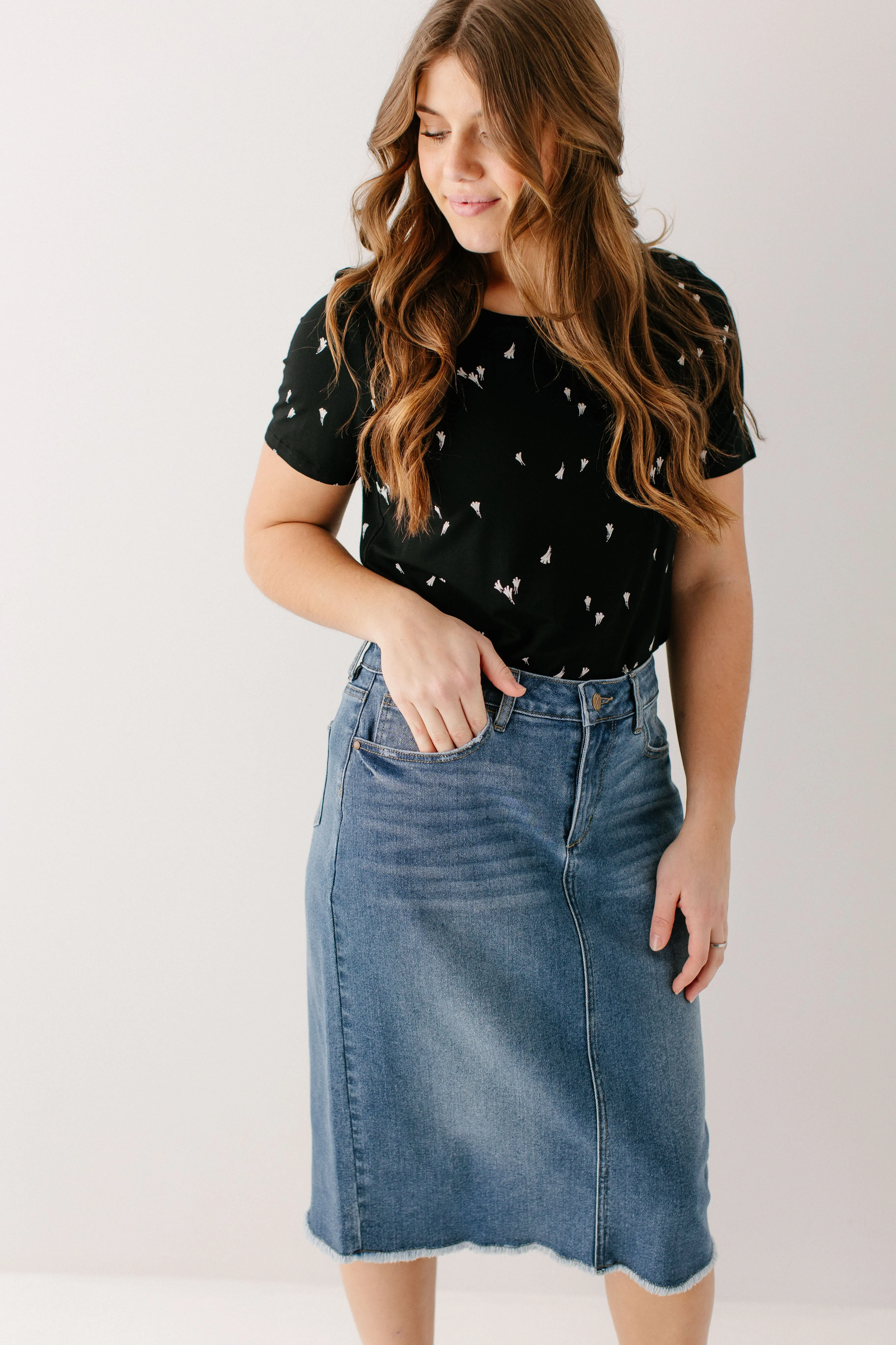 'Lynne' Bamboo Blend Tee in Black Abstract Print FINAL SALE